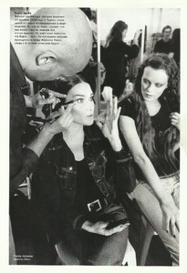 Lofficiel russia october 2002 runway 5.jpg