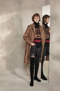 16-Alberta-Ferretti-Pre-Fall-18.thumb.jpg.fd9da362be9c6ff46ecf0f11b1136e16.jpg