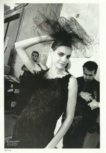 Lofficiel russia october 2002 runway 12.jpg