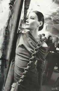 Lofficiel russia october 2002 runway 6.jpg