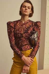 20-Isabel-Marant-Pre-Fall-2018.thumb.jpg.f0fecb336e7b92b0a61449b700acef2d.jpg