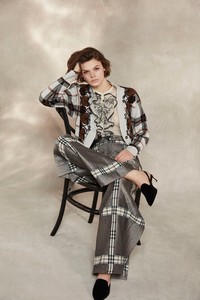 24-Alberta-Ferretti-Pre-Fall-18.thumb.jpg.596baf9bce2a2c01003346fcc13a01c9.jpg