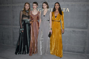 614871991_bottega-veneta-bks-v-rf18-8489(1).thumb.jpg.6ae791303de89397f5fb9658986a4034.jpg