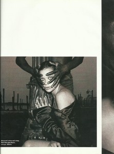 Lofficiel russia october 2002 Griet Troch 7.jpg