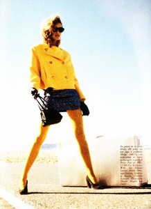 Glamour_France_Sept_1990_3.thumb.jpg.e9310be5eb6dd6e0122330cf8d246975.jpg