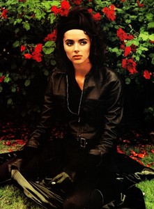 Glamour_France_Sept_1990_34.thumb.jpg.46404fc5d524311ea41395840a3ed472.jpg
