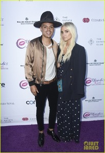 ashlee-simpson-evan-ross-rhondas-kiss-05.jpg