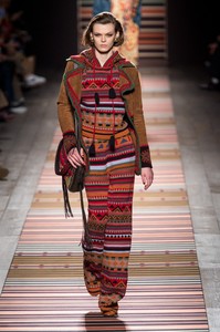 etro-rf18-0661.thumb.jpg.6cb6097cb0f7c6e21d289839f969f83a.jpg