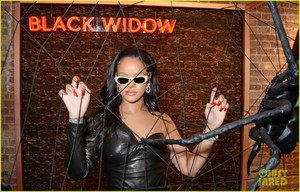 rihanna-savage-fenty-pop-up-london-04.jpg