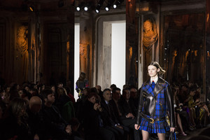 versace-atm-rf18-9144.thumb.jpg.8d8f3f7a186e56725bd3c849adccaf25.jpg