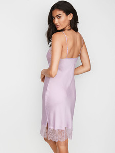 KELLY V520129_OM_B.jpg