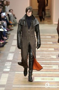 1778370843_JeanPaulGaultierFW2001PFW2.thumb.jpg.f05ed4b41f23e8c31925e322daa0cebc.jpg