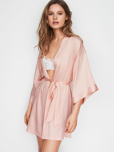 PAIGE V519969_OM_F.jpg