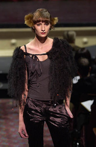 315859445_CynthiaRowleyFW2001NYFW3.thumb.jpg.a9ca75b035d2d86725b02f0d9b016cf6.jpg