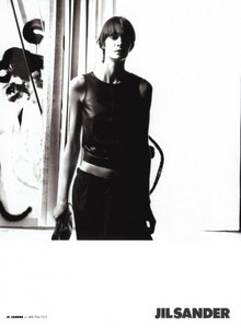 332268680_JilSanderSpring2001.thumb.jpg.37cdfb7b8d3a500bef13809cf29a4596.jpg
