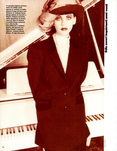 Bailey_Vogue_Italia_November_1985_05.thumb.png.ac0da32318c1868c33ee5ddb5167e4ef.png