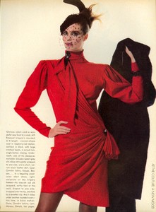 Penn_Vogue_US_October_1983_10.thumb.jpg.93f10ade7b5ed2798eaa7b08da479457.jpg
