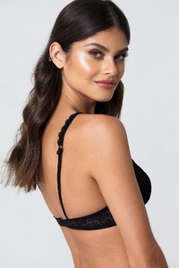 andrea_hedenstedt_scalloped_lace_bra_1520-100073-0002_02b.jpg