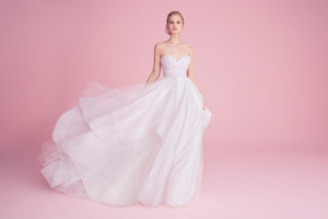 blush-hayley-paige-bridal-fall-2018-style-1850-romee_3.thumb.jpg.bb14aa019b4b54f5a5fe787473d70de1.jpg
