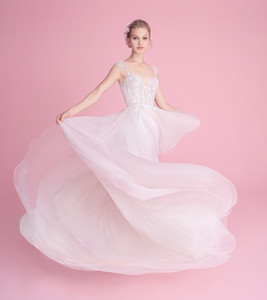 blush-hayley-paige-bridal-fall-2018-style-1861-amour_7.thumb.jpg.7b7251efde09601c94575aed22eca60f.jpg