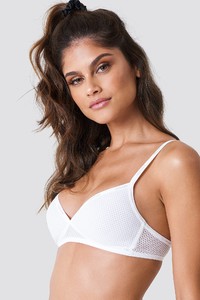 calvin_klein_seam_logo_triangle_bra_1278-000239-0001_01a.jpg