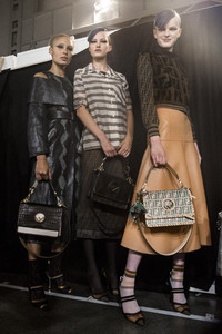 fendi-bks-b-rs18-8781.thumb.jpg.baa40082d4a39a25c66094ecf837b43d.jpg