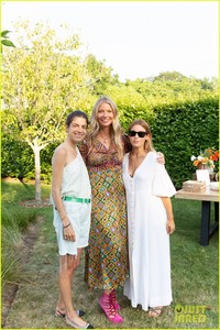 gwyneth-paltrow-hosts-hamptons-summer-kickoff-with-cointreau-05.jpg