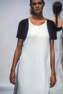 krizia-ss-1994-5.thumb.jpg.a69d190eb9f7c575497fee28122e3ed0.jpg