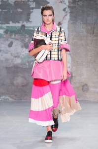 marni-rs18-0186.thumb.jpg.bc84db3b2776f8e6680fde39b556c168.jpg