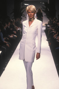 ralph-lauren-ss-1997-14.thumb.jpg.165aecbbe751fd1cc124f1fbf4b41fee.jpg