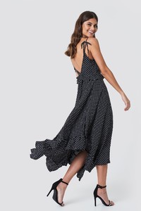 trendyol_ruffle_waist_v_neck_dress_1494-000665-0002_02d.jpg
