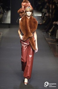 1124420386_GianfrancoFerreFW2001MFW2.thumb.jpg.6678951fc682da7dd9399980dd567dd6.jpg