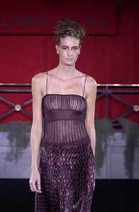 1709673966_DonnaHaagFW2001NYFW2.thumb.jpg.2eacdb38d8e742841a5fb6a5020c7fd2.jpg