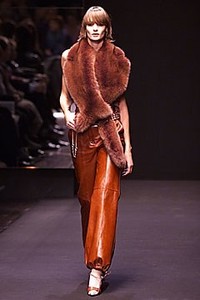 1840591077_GianfrancoFerreFW2001MFW1.thumb.jpg.e4cac7b3045b58583cdb7d852a287a50.jpg