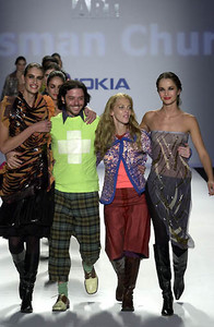 2082900240_GenArtTrosmanChurbaFW2001NYFW28.thumb.jpg.a14c34f7a36c7f95005c3e6297642dd8.jpg