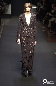 676643730_GianfrancoFerreFW2001MFW11.thumb.jpg.3b394a047e436119e88b8d1d04966044.jpg