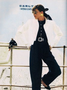 997468667_USVogueFebruary1989basicbluebydemarchelier7.thumb.jpg.855a793b6035f7a38488c4458b6878ea.jpg