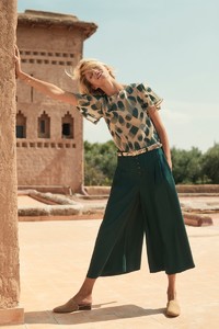 Anthropologie-September-2018-Catalog01.thumb.jpg.087d34e1cfacccf4b0818a9f40c53979.jpg
