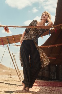 Anthropologie-September-2018-Catalog04.thumb.jpg.8dcb972b73e852c2d221055ae989c238.jpg