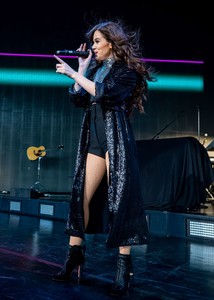 Hailee-Steinfeld_-Honda-Civic-Tour-2018-in-Clarkston--01.thumb.jpg.04658050db6bc85251ec51849554c336.jpg