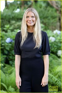 gwyneth-paltrow-neil-patrick-harris-good-foundation-09.jpg