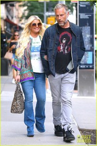 jessica-simpson-eric-johnson-new-york-city-august-2018-01.jpg