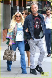 jessica-simpson-eric-johnson-new-york-city-august-2018-04.jpg