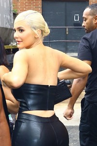 kylie-jenner-out-in-new-york-08-20-2018-4.jpg