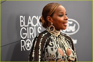 mary-j-blige-2018-black-girls-rock-01.jpg