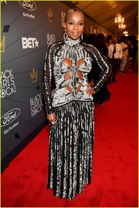 mary-j-blige-2018-black-girls-rock-02.jpg