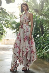 00026-zimmermann-vogue-resort-2019-pr.thumb.jpg.61b25f63ac8cbc963cbc7e569b09a74d.jpg