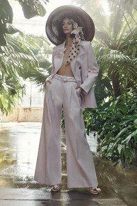 00028-zimmermann-vogue-resort-2019-pr.thumb.jpg.763b68989e1fa154e20163135c9703bf.jpg