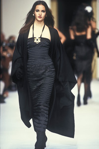1007365874_Chanel1992WomenRTW108.thumb.jpg.8e4d6ab1c2e14002f909c14ecb41631c.jpg