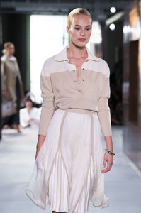 burberryss19r (4).jpg